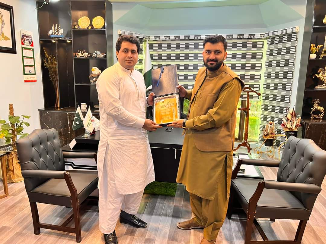 Famous Pashto Singer Visits Head Office